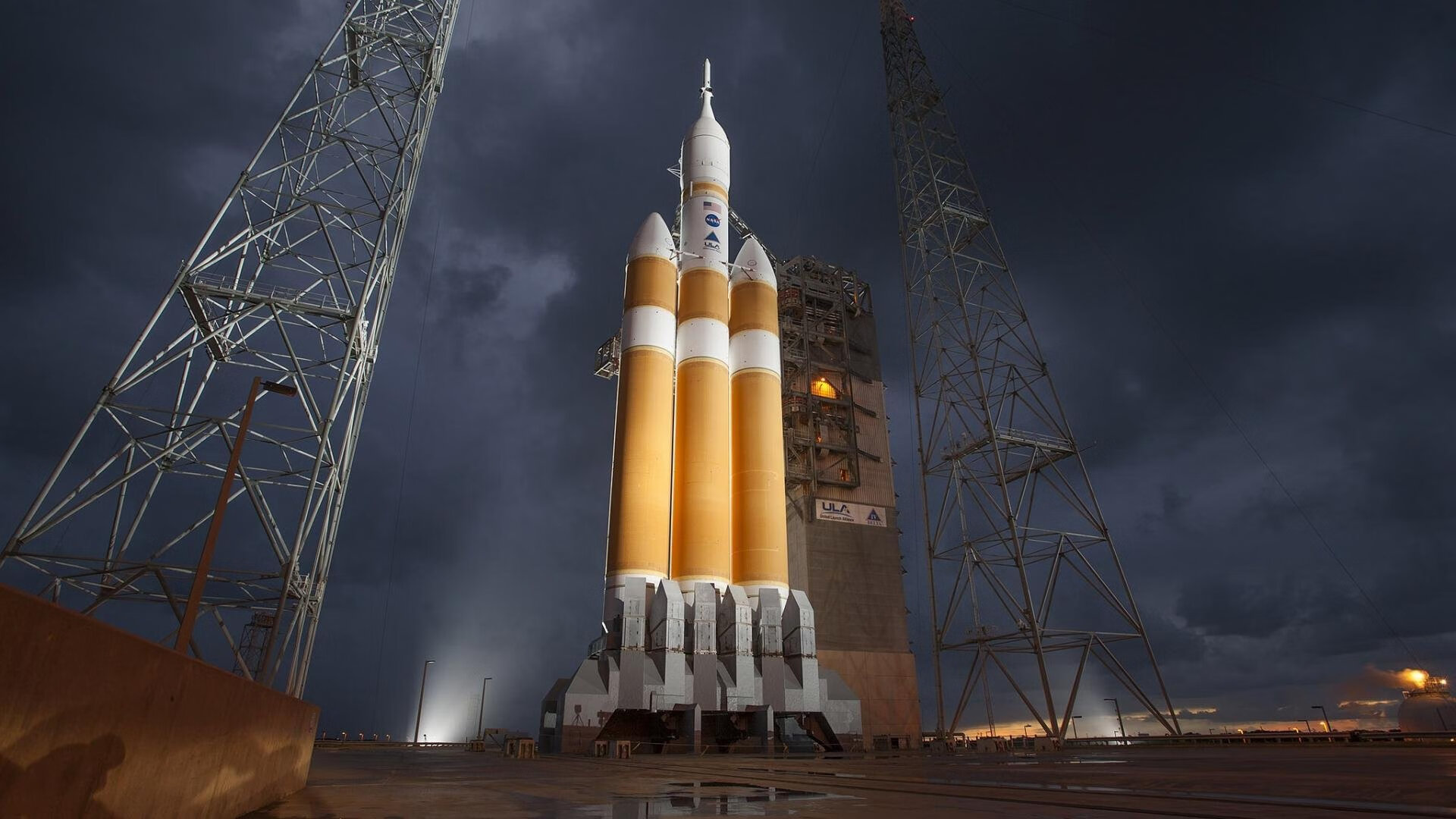 步行者三分线外制造空位进攻更加流畅，步行者三巨头