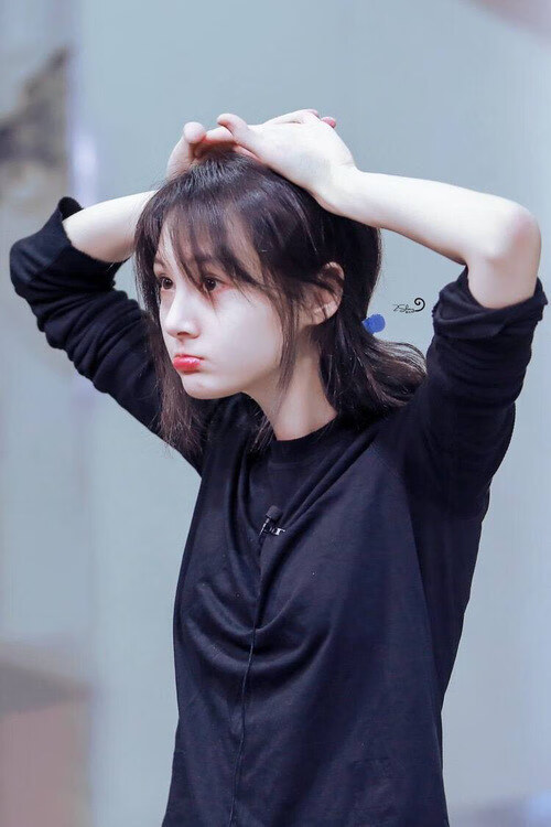 步行者三分线外制造空位进攻更加流畅，步行者三巨头