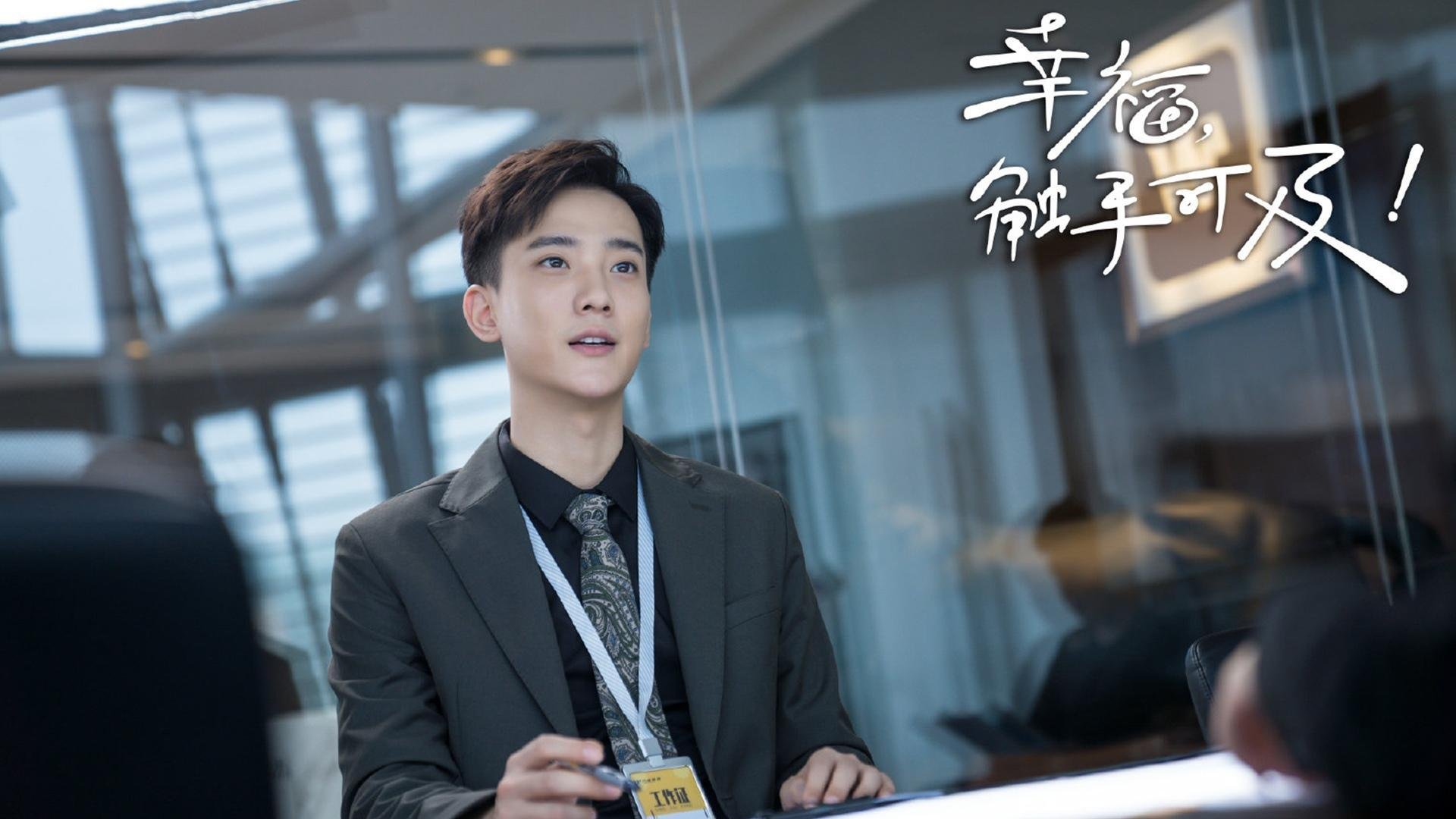 罗男子自由泳冲刺爆发惊艳泳池，男子自由泳运动员