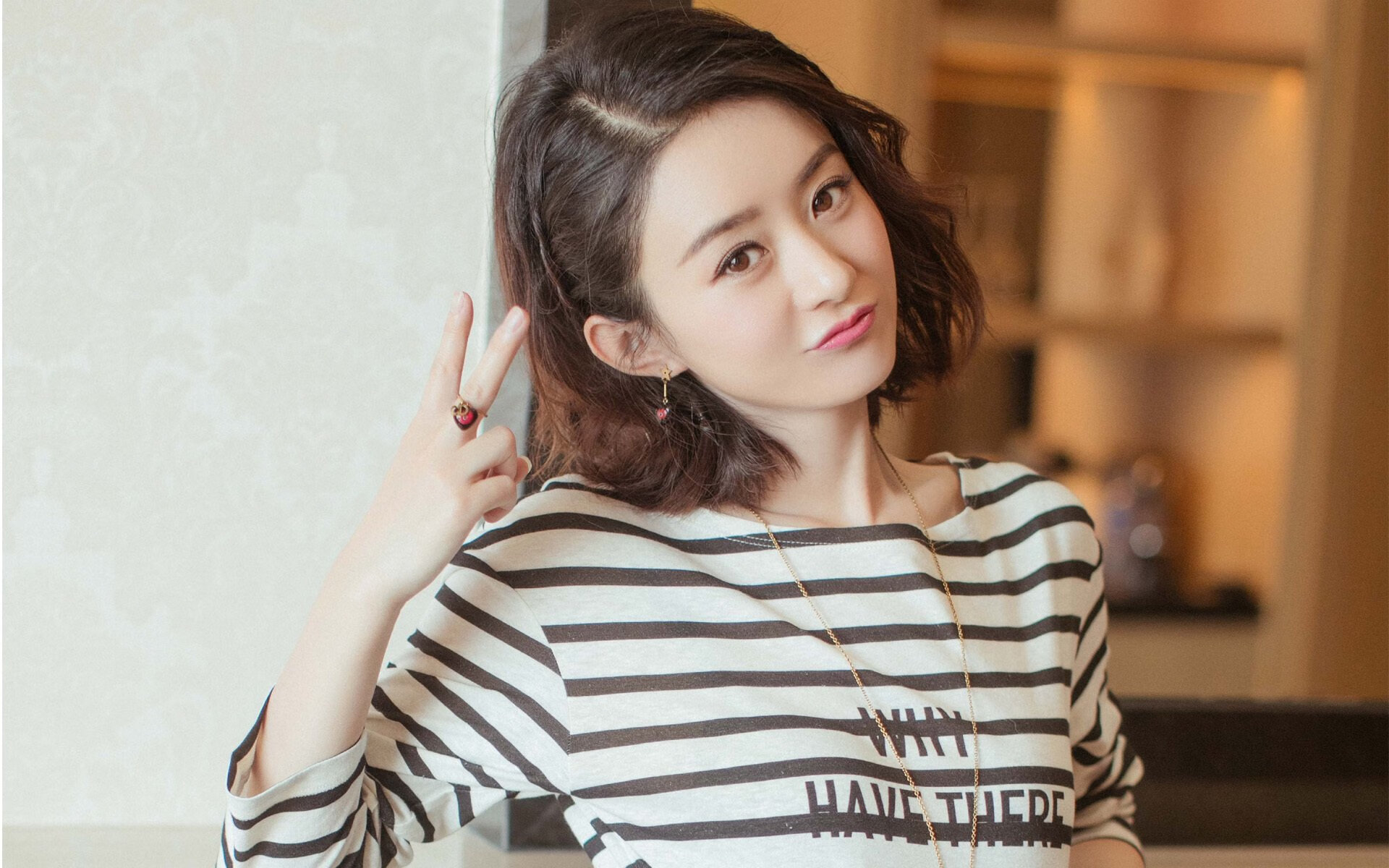 罗男子自由泳冲刺爆发惊艳泳池，男子自由泳运动员